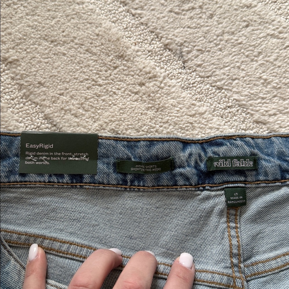 NEW- Wild Fable Easy Rigid Mid Rise Denim Shorts - Picture 6 of 10